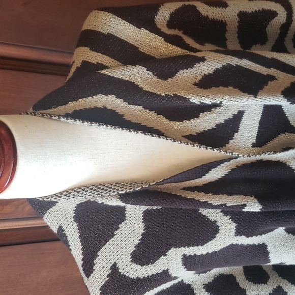 CHICO'S BLOCK LEOPARD 🐆 PRINT PONCHO ONE SIZE - Picture 2 of 14